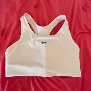 Nike Woman’s Medium-Support 1-Piece Pad Sports Bra